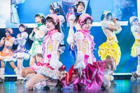 虹コン予科生の伊藤舞依（左）と八木遥叶（右）。