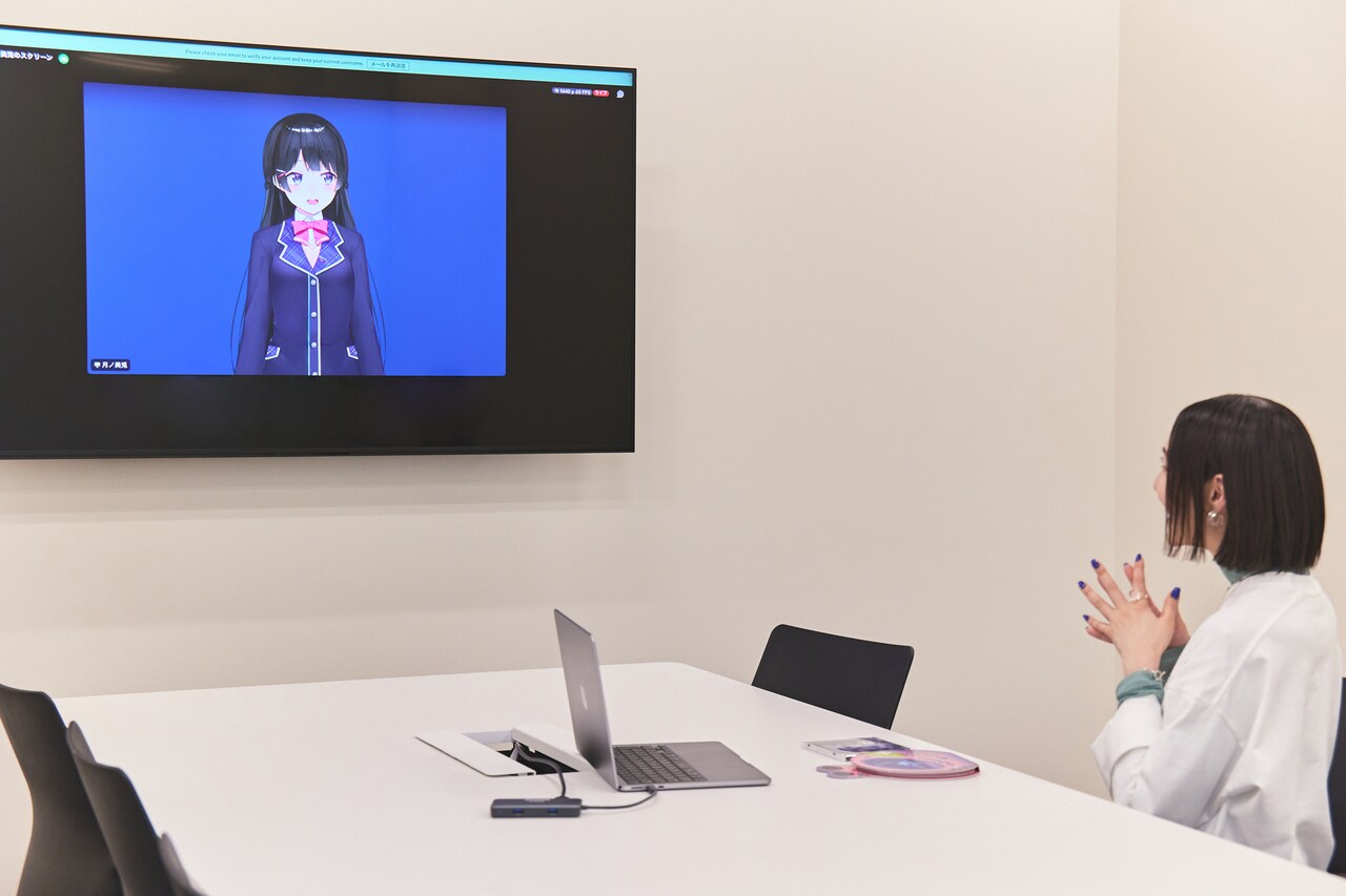 左から、月ノ美兎さん、のっちさん。