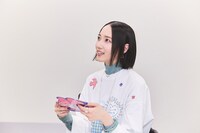 のっちさんが手にしているのは、月ノ美兎さんのミニアルバム「310PHz」の初回生産限定盤。