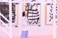 ライバーたちが書いた短歌を1枚1枚読みながら「それぞれの個性が出てて面白いなー」とのっちさん。