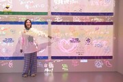 「見られるの恥ずかしい」と言っていたメッセージが大写しになり、思わず笑うのっちさん。
