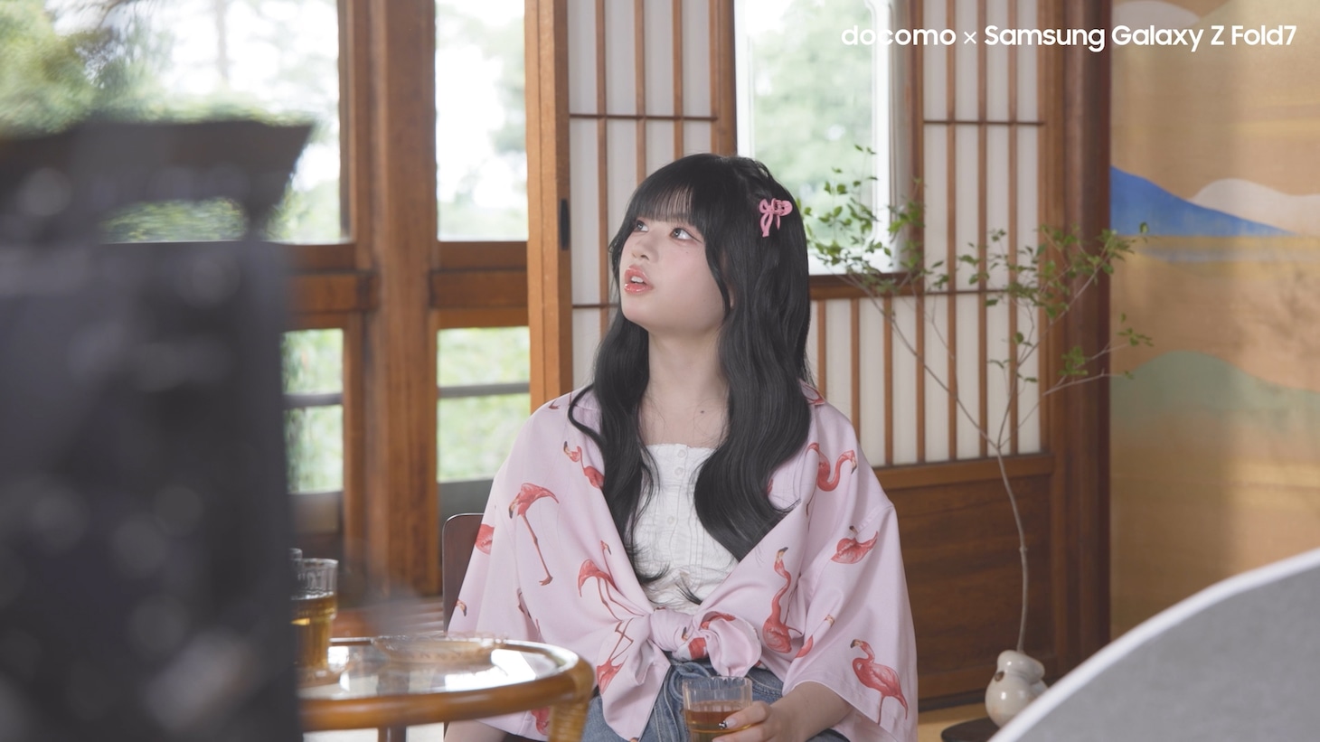 ME:I×「Samsung Galaxy Z Fold7」メイキング映像のワンシーン。