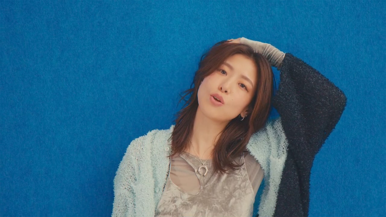 XinU「Monday to Friday」ミュージックビデオより。