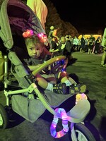 光りまくっている娘。