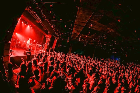 「れん ONEMAN LIVE TOUR 2025 -Molt-」東京・LIQUIDROOM公演より。（撮影：森好弘）