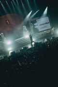 OZworldのライブの様子。（撮影：佐藤潤平）