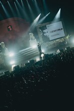 OZworldのライブの様子。（撮影：佐藤潤平）