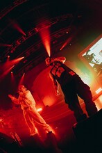 CHICO CARLITOのライブの様子。（撮影：佐藤潤平）