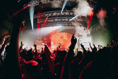 Awichのライブの様子。（撮影：佐藤潤平）