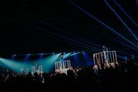 新しい学校のリーダーズ「宣誓 ～個性や自由ではみ出し10年～」の様子。（Photo by hiroyabrian）