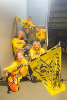 夏川椎菜とバンドメンバー“ヒヨコ労働組合”。