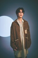 「Men's PREPPY」2025年9月号より高橋恭平（なにわ男子）。©ヘリテージ