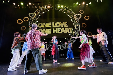 ONE LOVE ONE HEART「Oneman Live 2025 “SPARK of LOVE”」の様子。（撮影：撮影: 梁瀬玉実）