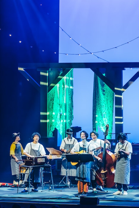 「ohashiTrio HALL TOUR 2025 -OUR GOLD-」1本マイクコーナーの様子。（Photo by Yuusuke Katsunaga）