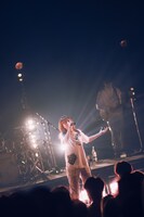 「iri Hall Tour 2025 "Seek"」東京・LINE CUBE SHIBUYA（渋谷公会堂）公演の様子。（撮影：後藤壮太郎）