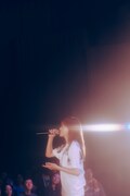 「iri Hall Tour 2025 "Seek"」東京・LINE CUBE SHIBUYA（渋谷公会堂）公演の様子。（撮影：後藤壮太郎）