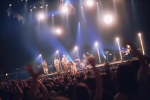 「iri Hall Tour 2025 "Seek"」東京・LINE CUBE SHIBUYA（渋谷公会堂）公演の様子。（撮影：後藤壮太郎）