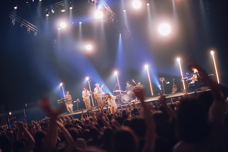 「iri Hall Tour 2025 "Seek"」東京・LINE CUBE SHIBUYA（渋谷公会堂）公演の様子。（撮影：後藤壮太郎）