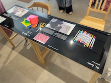 「Glow Within -Corneliusと13人の作家の声-」の様子。