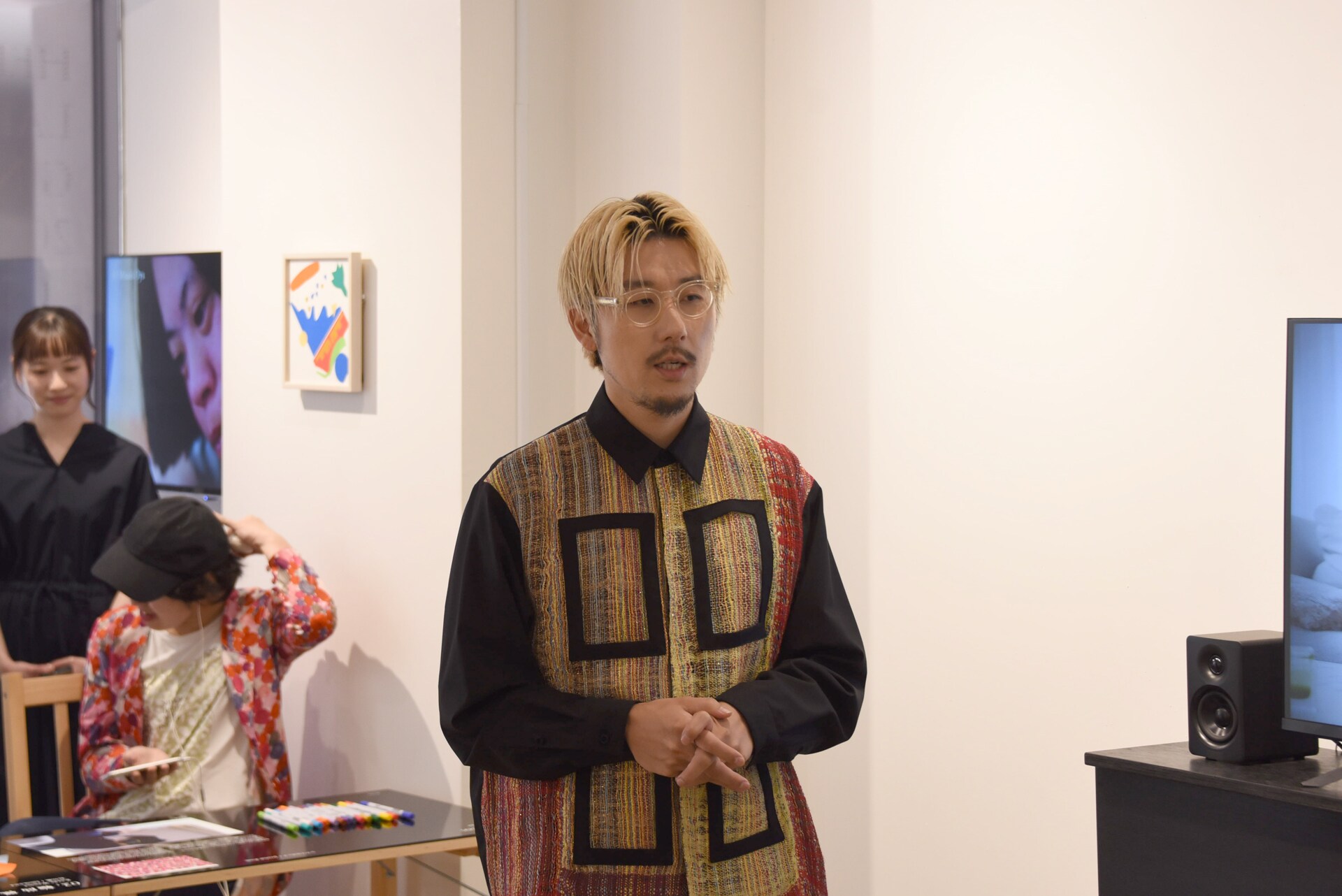 Corneliusと障害のある13人の作家が共作した“音の世界”、HERALBONY