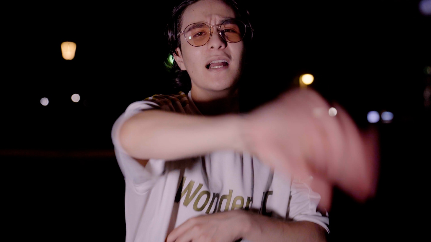 DANNY JIN「FxCK 排外主義（団結前夜Diss）」ミュージックビデオより。
