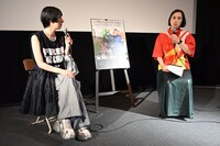 左から春ねむり、渡辺志保。