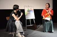 左から春ねむり、渡辺志保。