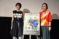 左から春ねむり、渡辺志保。