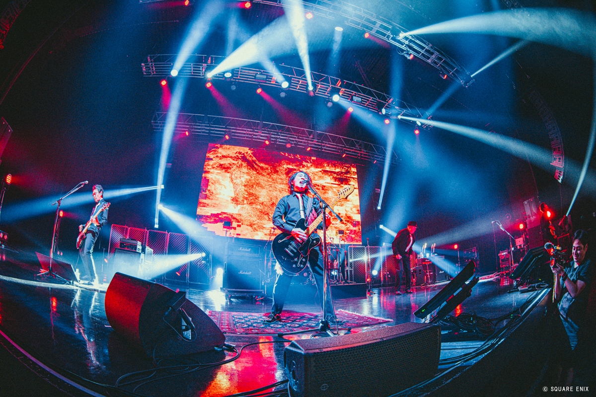 「THE PRIMALS Dark Decades Tour」初日公演の様子。（撮影：西槇太一）