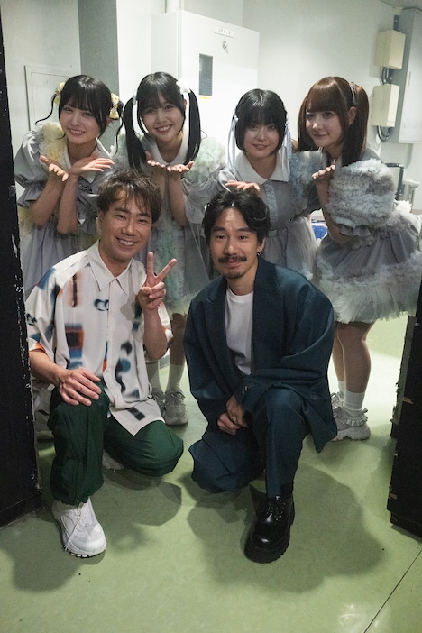 藤井隆（下段左）と清 竜人25。