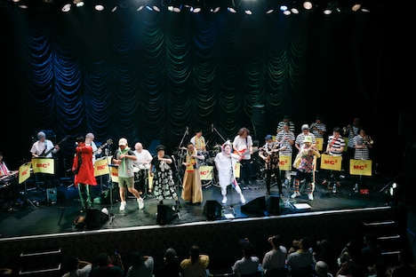 「モダンチョキチョキズの東京さまーふえすてばる」の様子。（Photo by Kayoko Yamamoto）