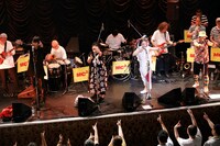 「モダンチョキチョキズの東京さまーふえすてばる」の様子。（Photo by Kayoko Yamamoto）