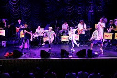 モダンチョキチョキズひさびさのワンマンで観客巻き込み大騒ぎ、最後はしみじみ