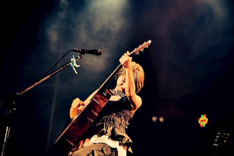竹内アンナ（Photo by Kazushi Hamano）