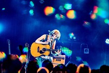 「竹内アンナ 弾き語りツアー2025 "never mind, dance"」東京・LIQUIDROOM公演より。（Photo by Kazushi Hamano）