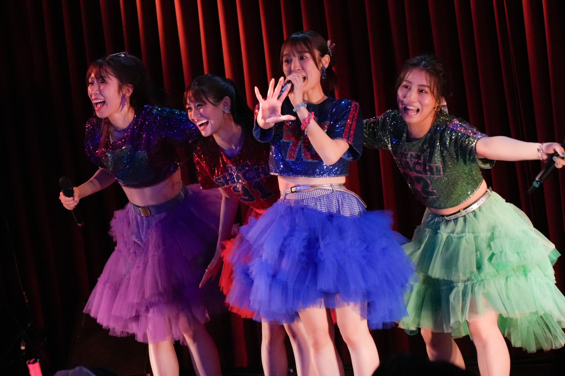 TEAM SHACHIの「ラストライブハウス」ツアー開幕、“浅野曲”「翔け抜け