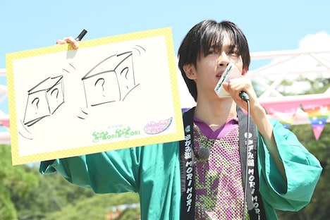 「このマジカルウェーブ、何か変。何があった？」というお題に答えるリョウガ。