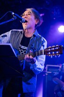 中野テルヲ（Syn, G, Vo）