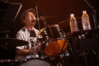 みのすけ（Dr, G, Vo）