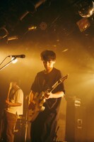 京英一（G, Vo / 雪国）（撮影：新家菜々子）