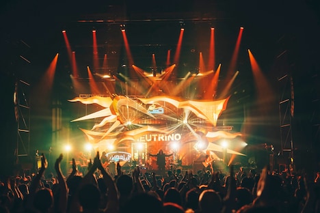 「THE YELLOW MONKEY TOUR Photobook "IMMORTAL"」より。