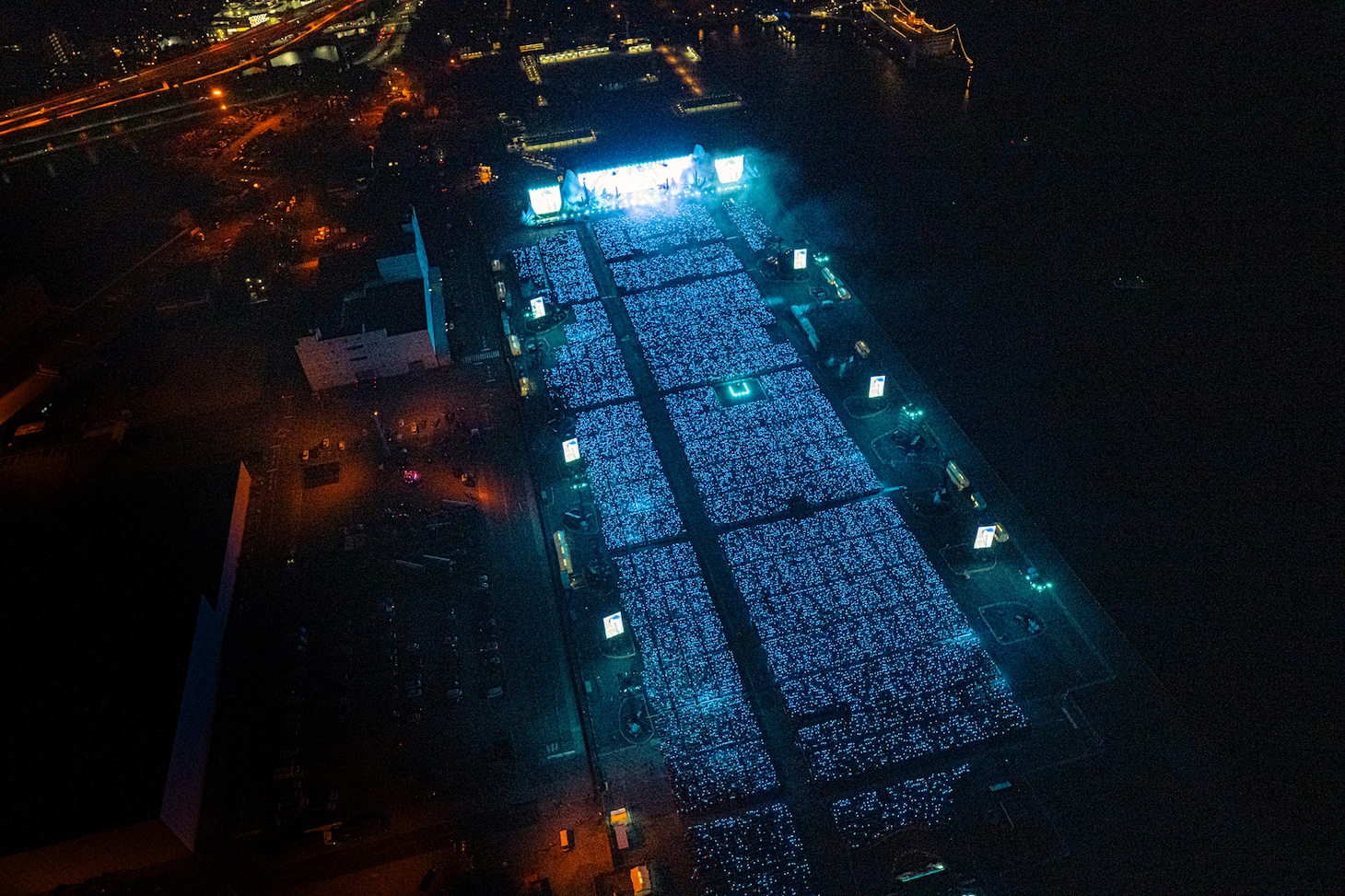 Mrs. GREEN APPLE「MGA MAGICAL 10 YEARS ANNIVERSARY LIVE ～FJORD～」の様子。（撮影：田中聖太郎写真事務所）
