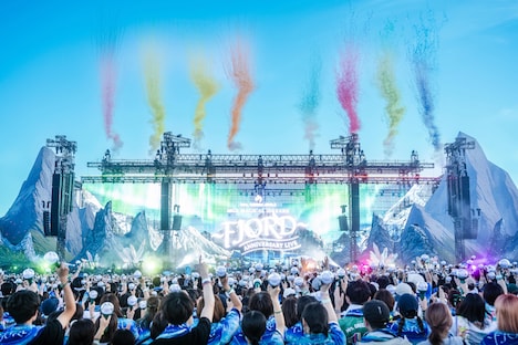 Mrs. GREEN APPLE「MGA MAGICAL 10 YEARS ANNIVERSARY LIVE ～FJORD～」の様子。（撮影：田中聖太郎）