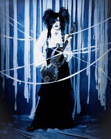 「モワティエ的 耽美な世界」で架空のV系バンドに変身した、君島大空。