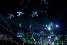 「なにわ男子 LIVE TOUR 2025 'BON BON VOYAGE’」神奈川・横浜アリーナ公演の様子。