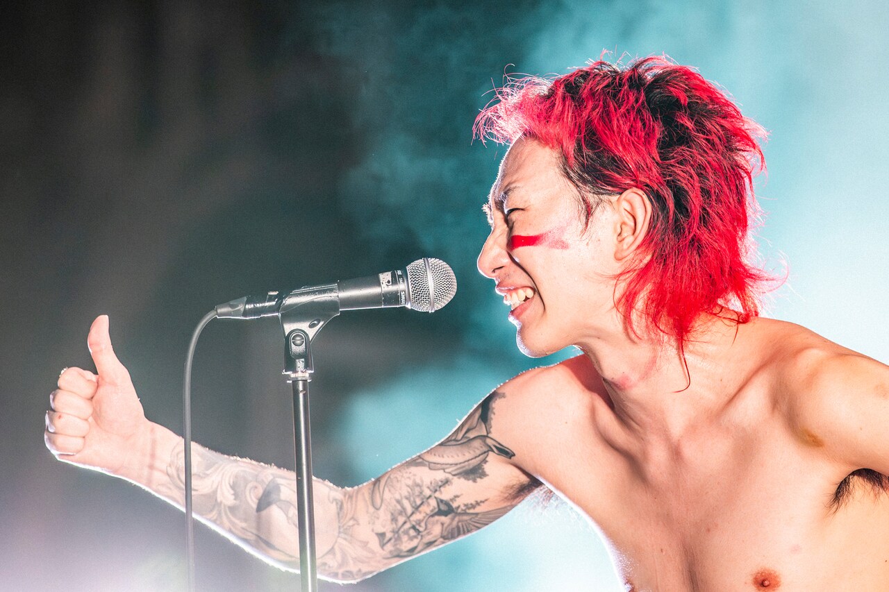 橋本学（Vo / ハルカミライ）（撮影：タカギユウスケ） - UNISON