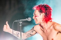 橋本学（Vo / ハルカミライ）（撮影：タカギユウスケ）