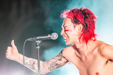 橋本学（Vo / ハルカミライ）（撮影：タカギユウスケ）