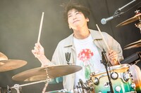 鈴木貴雄（Dr / UNISON SQUARE GARDEN）（撮影：タカギユウスケ）