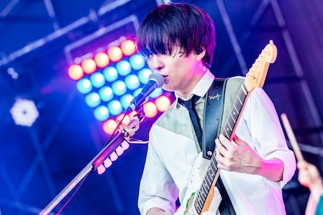 斎藤宏介（Vo, G / UNISON SQUARE GARDEN）（撮影：タカギユウスケ）